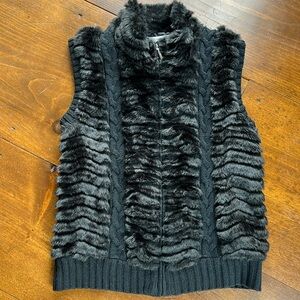 Carte Black Faux Fur/ Cable Knit Zip Up Sweater Vest - Sz L